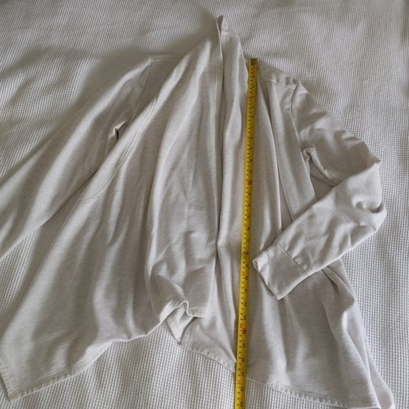 Shambhala athletic waterfall cardigan with handkerchief hem - Picture 5 of 8